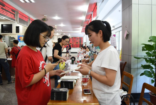 2021年考生注意，这些专业已经严重饱和，就业形势不容乐观