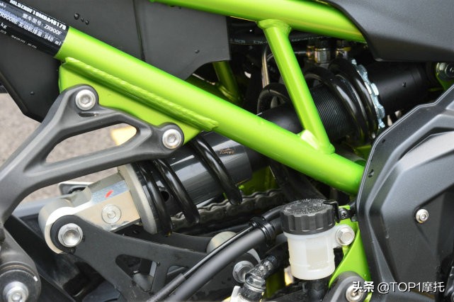 不只是性价比高 准公升级四缸街车 川崎Z900简单试驾