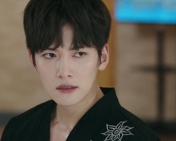 杨洋独苗回归,原班人马被一剪没将无望