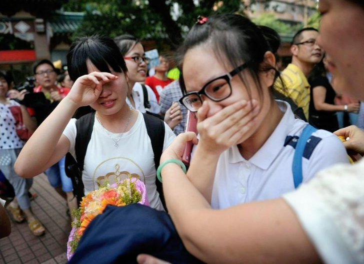 518分居然只能喜提“大专”，安徽考生要哭了，文科为何如此之难