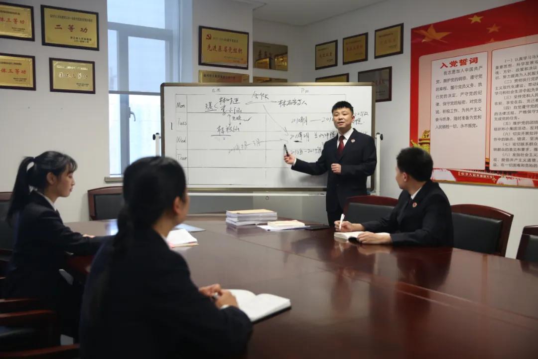 高峰：在追求正义的路上永不止步｜全国先进工作者