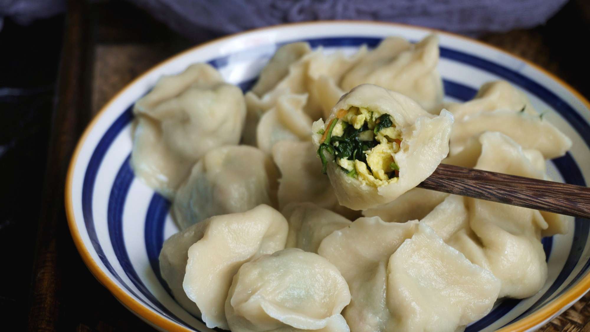 菠菜馅的饺子怎么调馅（教你做又鲜又香的菠菜馅饺子）