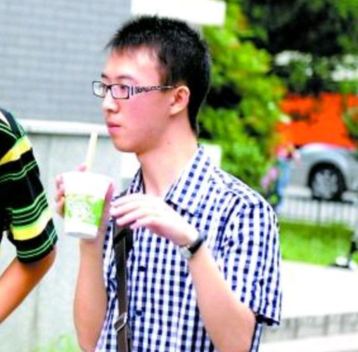 高考状元何川洋，659分考上北大，却因父亲自作聪明被北大拒录