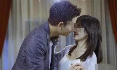 一次醉酒被女领导占了便宜，羞愧难当的我猛掐自己，真想一头撞死