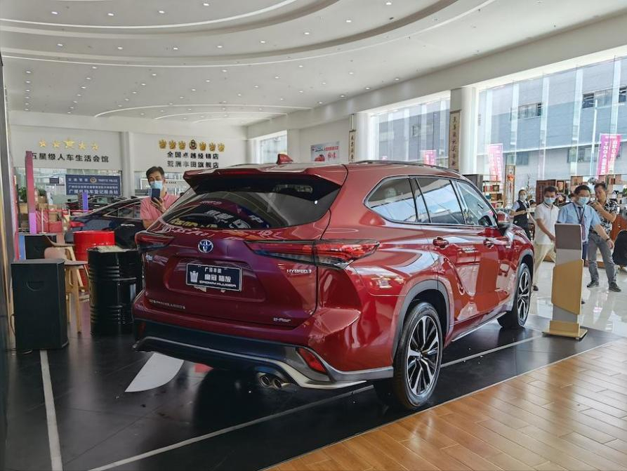 预算30W入手大7座SUV，选途昂还是陆放？对比后差距“一目了然”
