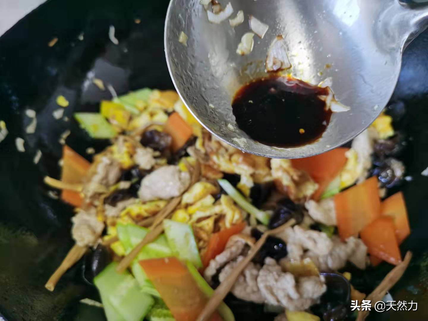 木须肉是传统的经典名菜，做法简单，步骤是关键，看一遍就能学会
