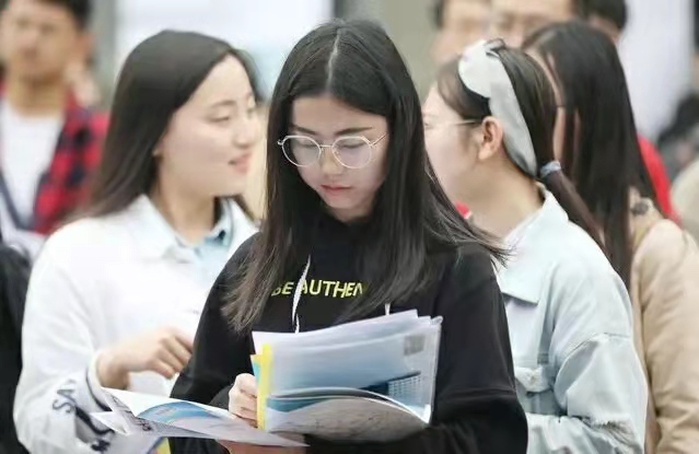 江西高考数据分析，本科录取率仅为36.2%，8万多考生无缘大学