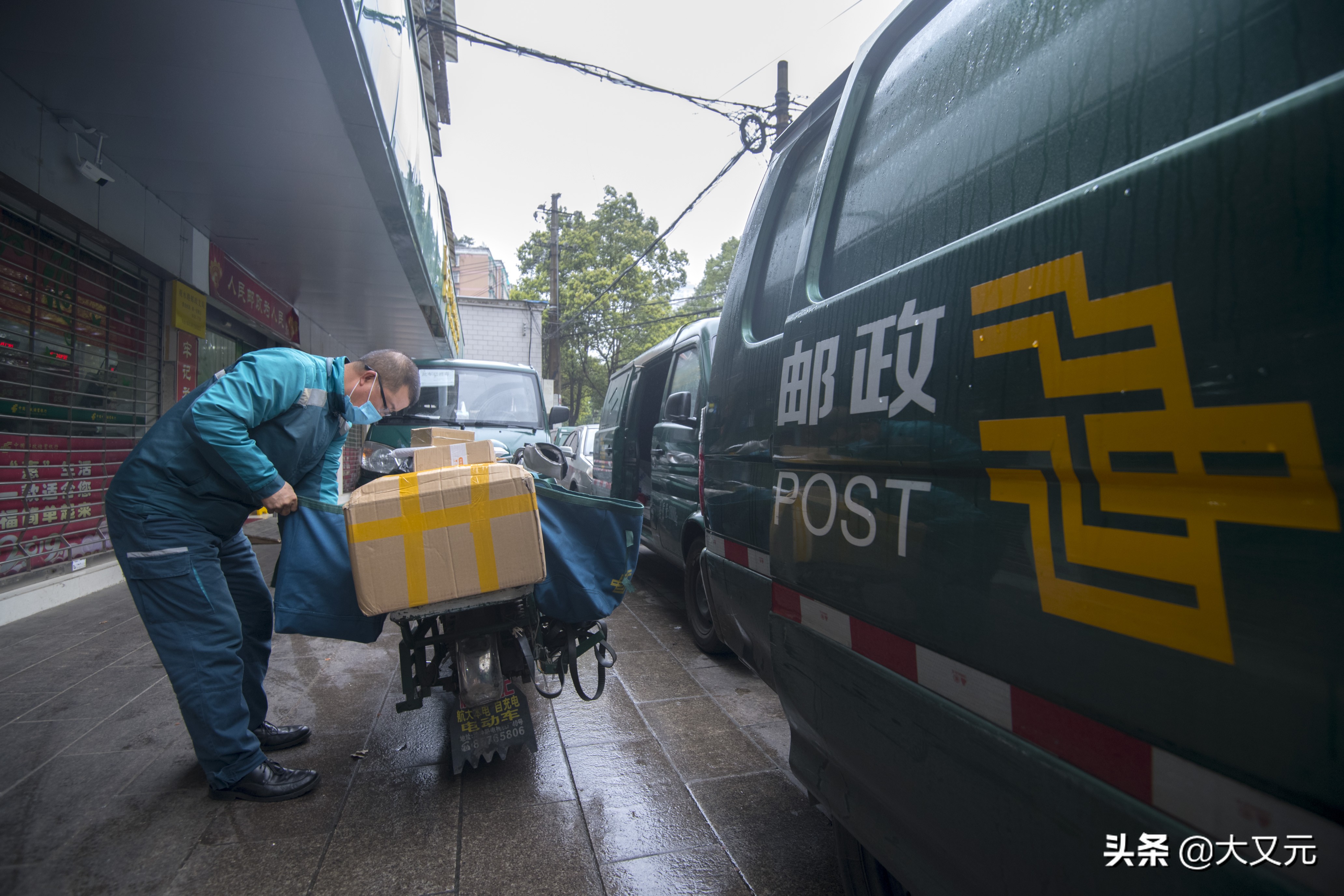 中国的巨无霸央企，却被质疑最烂的快递公司，邮政到底有多硬核？