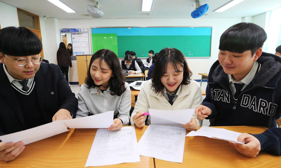 2022年高考报名时间出炉，5类学生没有考试资格，尖子生也一样