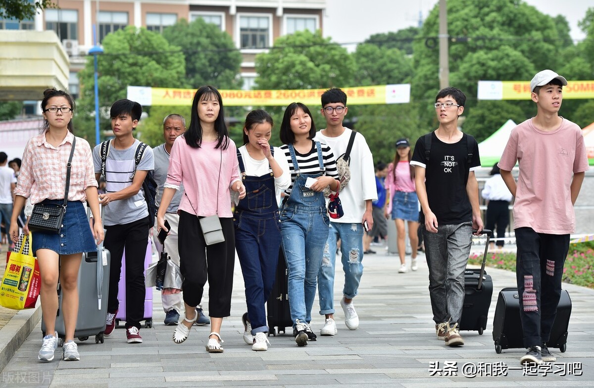 网友：他们是最悲催的大学生，毕业后，再也回不去母校