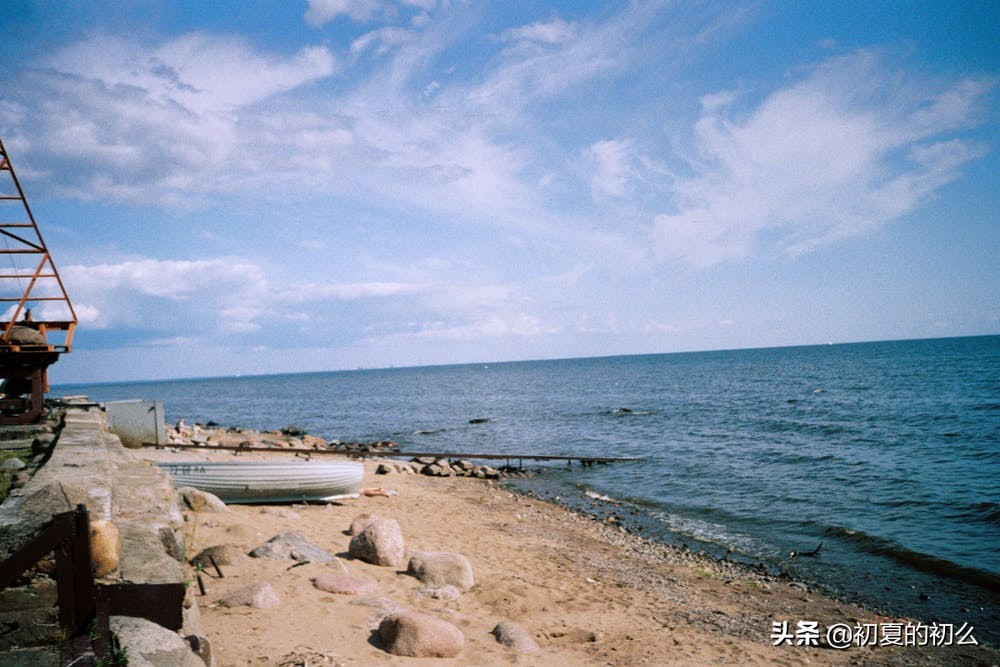 物是人非的伤感句子 | 你说，时光不老，我们不散