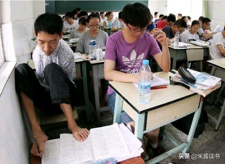 身残志坚！以高考559分考上四川师大的“凳子姑娘”，成功保研