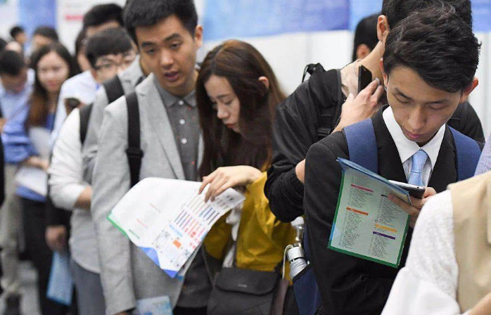 就业后才知道，专硕和学硕之间有条分界线，可惜学姐当年已经选错