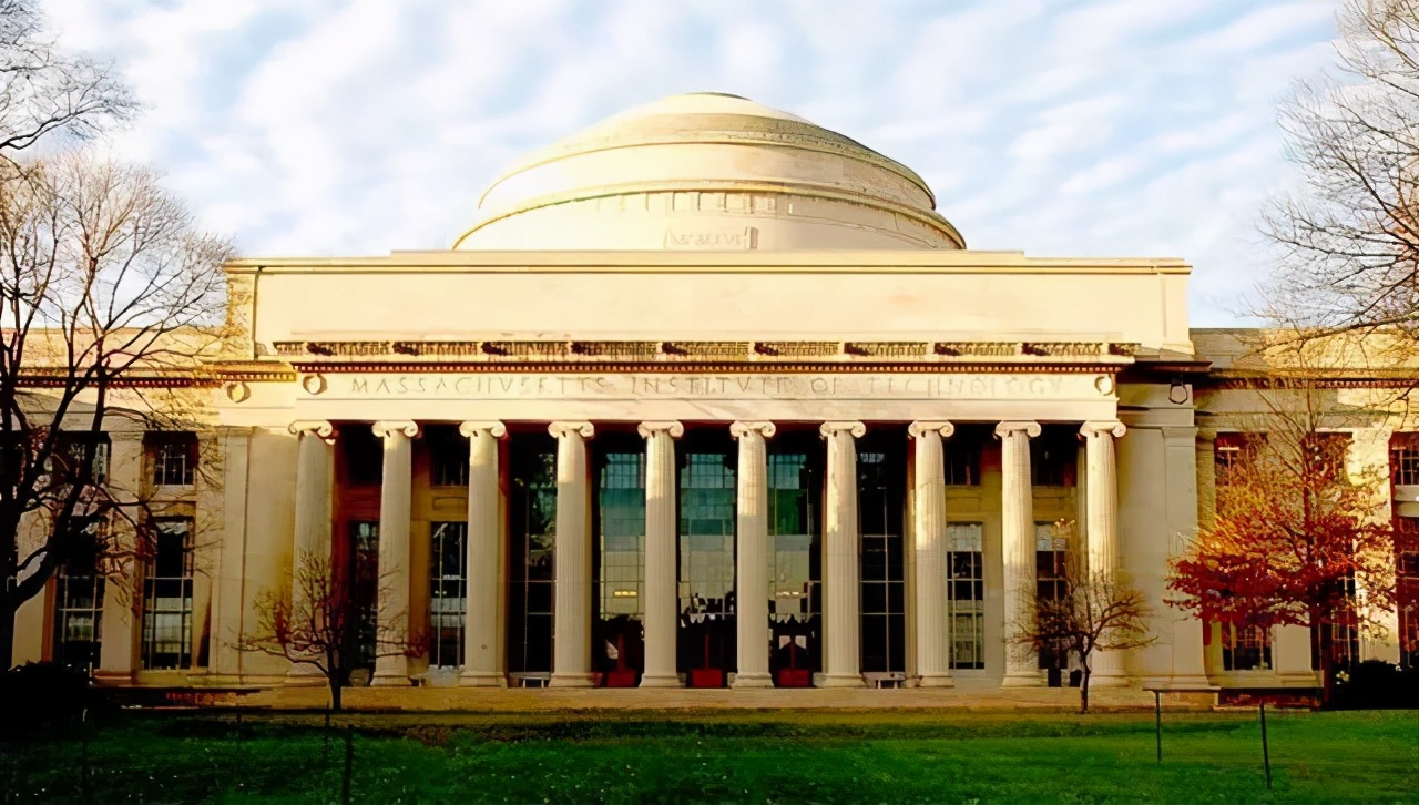 10个留学生 其中5个都是学CS。美国本科计算机专业排名发布