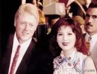 她坐过牢,拍过三级级片,被美国总统接见,如今还宛如少女
