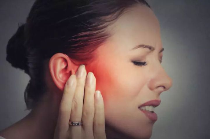 坐飞机耳鸣耳痛怎么办(为什么坐飞机耳朵会疼) - 摸索网