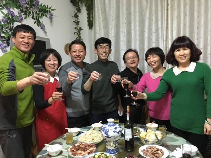 参加酒局，不会说敬酒词可不行，记住4句，任何场合都能用上