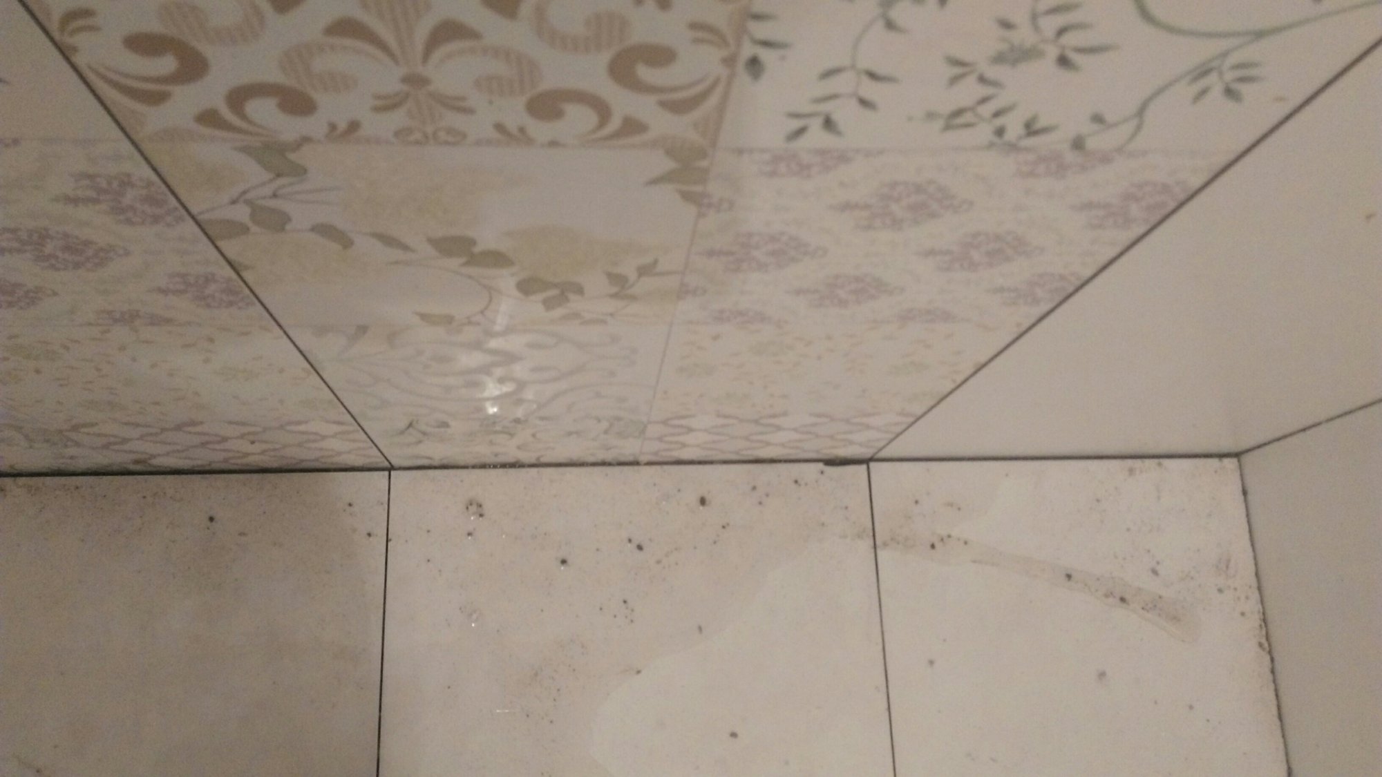 家装瓦工偷懒太可恨，施工时做这5件事，我一分钱都不想给他