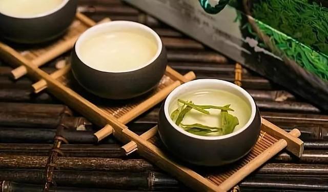 山堂夜坐，手烹香茗，十首品茶诗词，表现古人十种喝茶意境