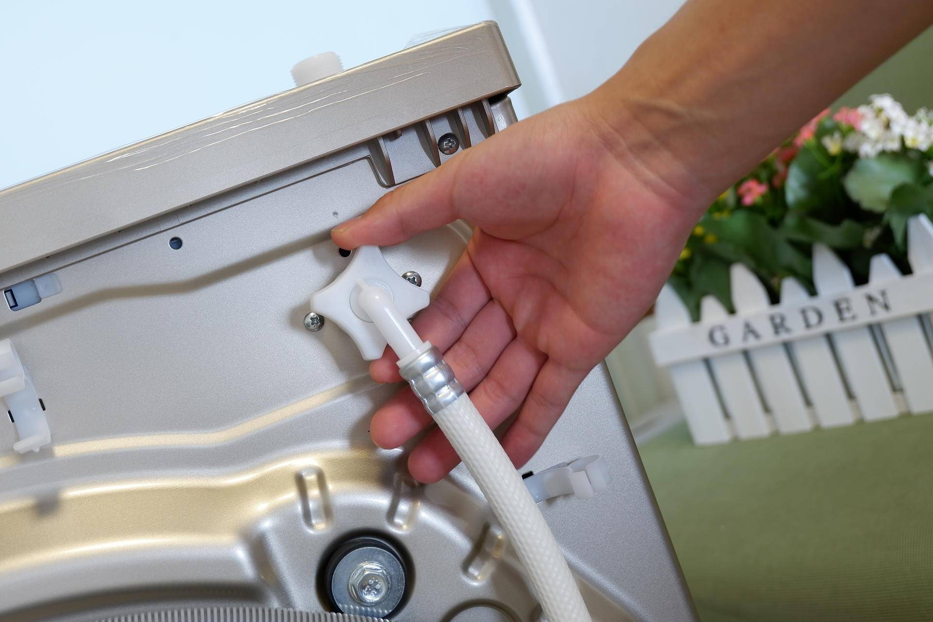 亿万气泡超强去污技术，小天鹅超微净泡水魔方洗烘一体洗衣机体验