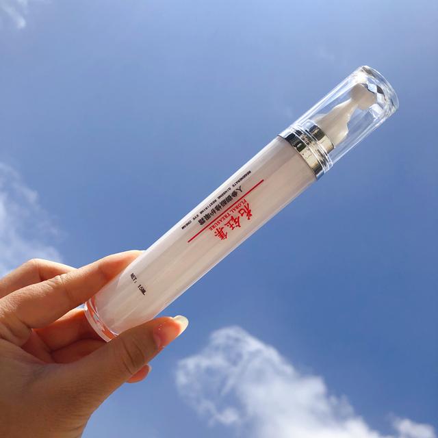 这些眼霜口碑就不错，改善眼部初老，淡化表情纹，增强肌肤弹性