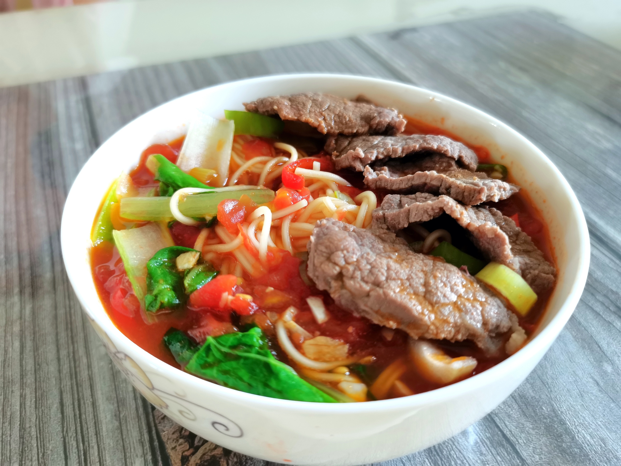 牛肉面怎么做(一碗热腾腾的牛肉面)-侠客头条