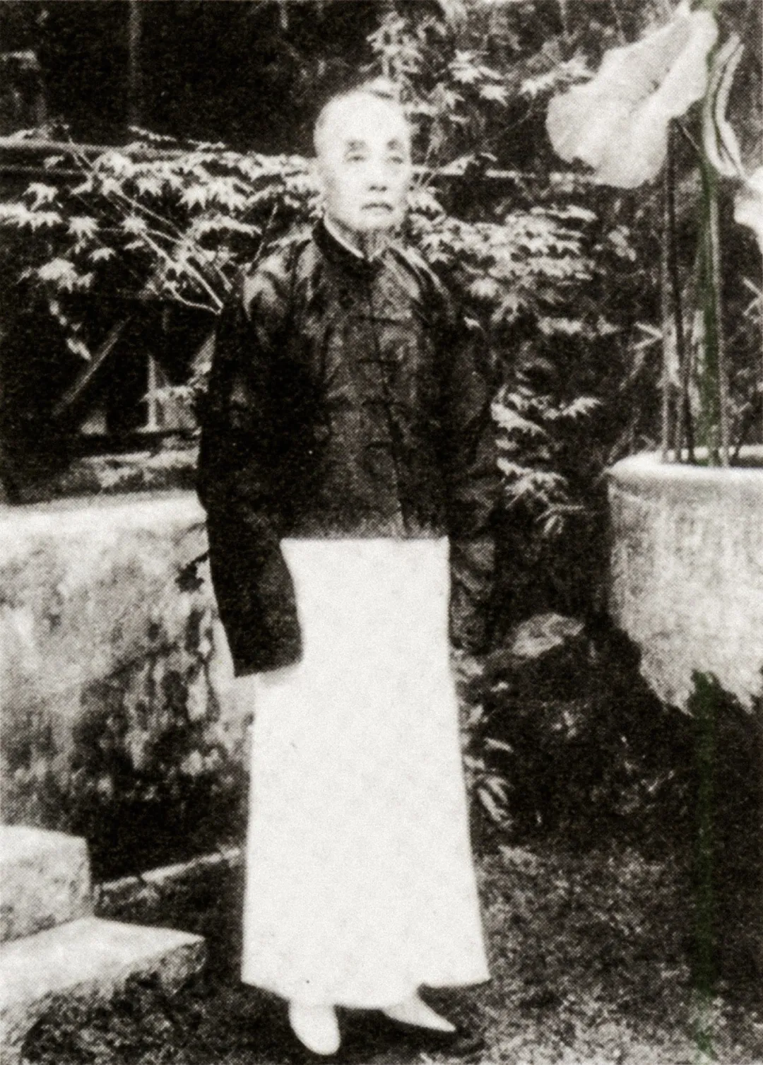 为给老板庆生，全体员工自愿周日不休息