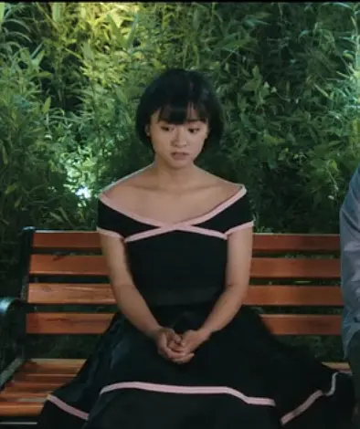 进娱乐圈的10位网红,有人演8部女主不火,有人身份横跨演员歌手
