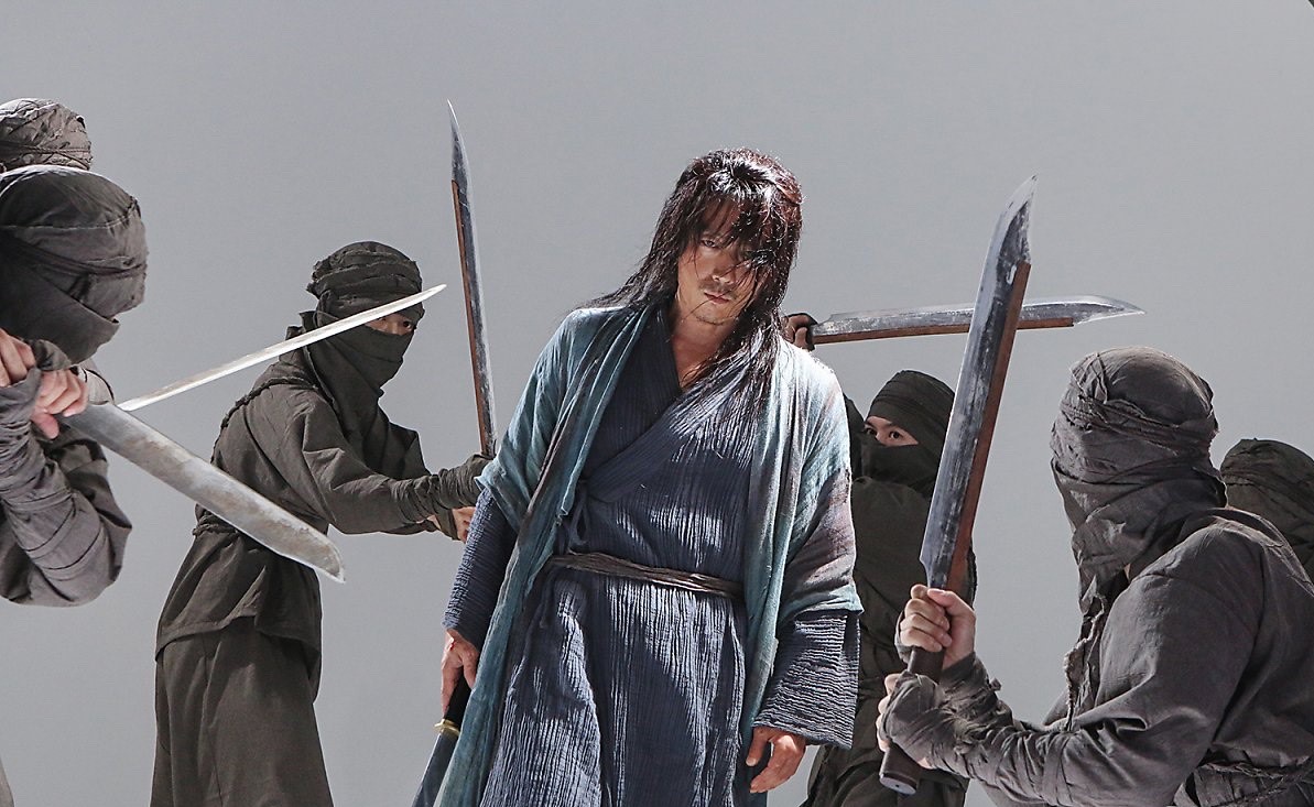 效仿《浪客剑心》的韩国动作片《剑客》，只是一个名字的区别吗？