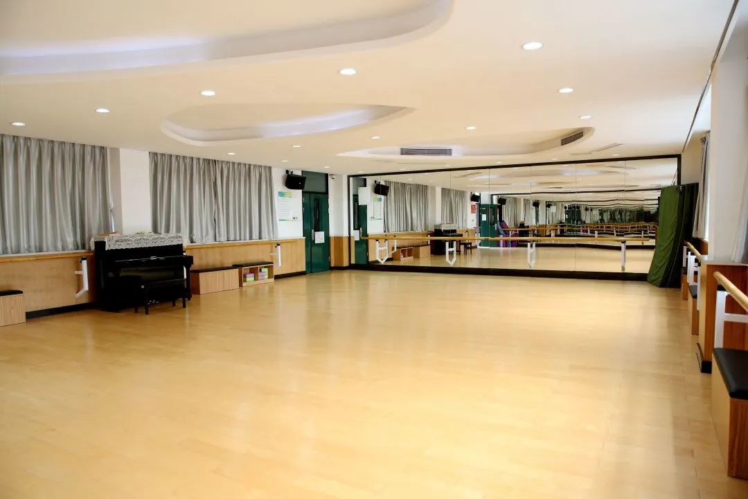 投资10亿，坐标布吉，这是一所被低估的宝藏学校