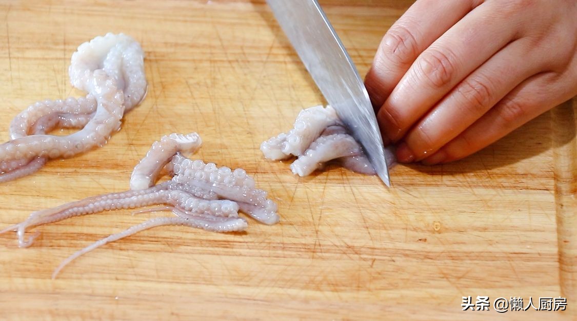八爪魚怎么做好吃 家常做法,八爪魚怎么做好吃 家常做法視頻