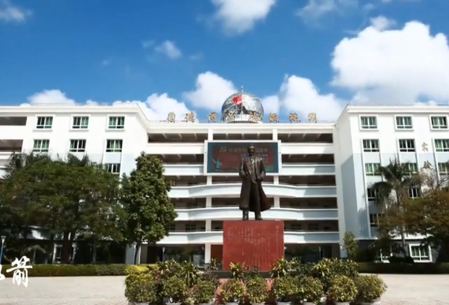 学霸云集！海南这4所重点高中，直通985大门，榜首人气很高