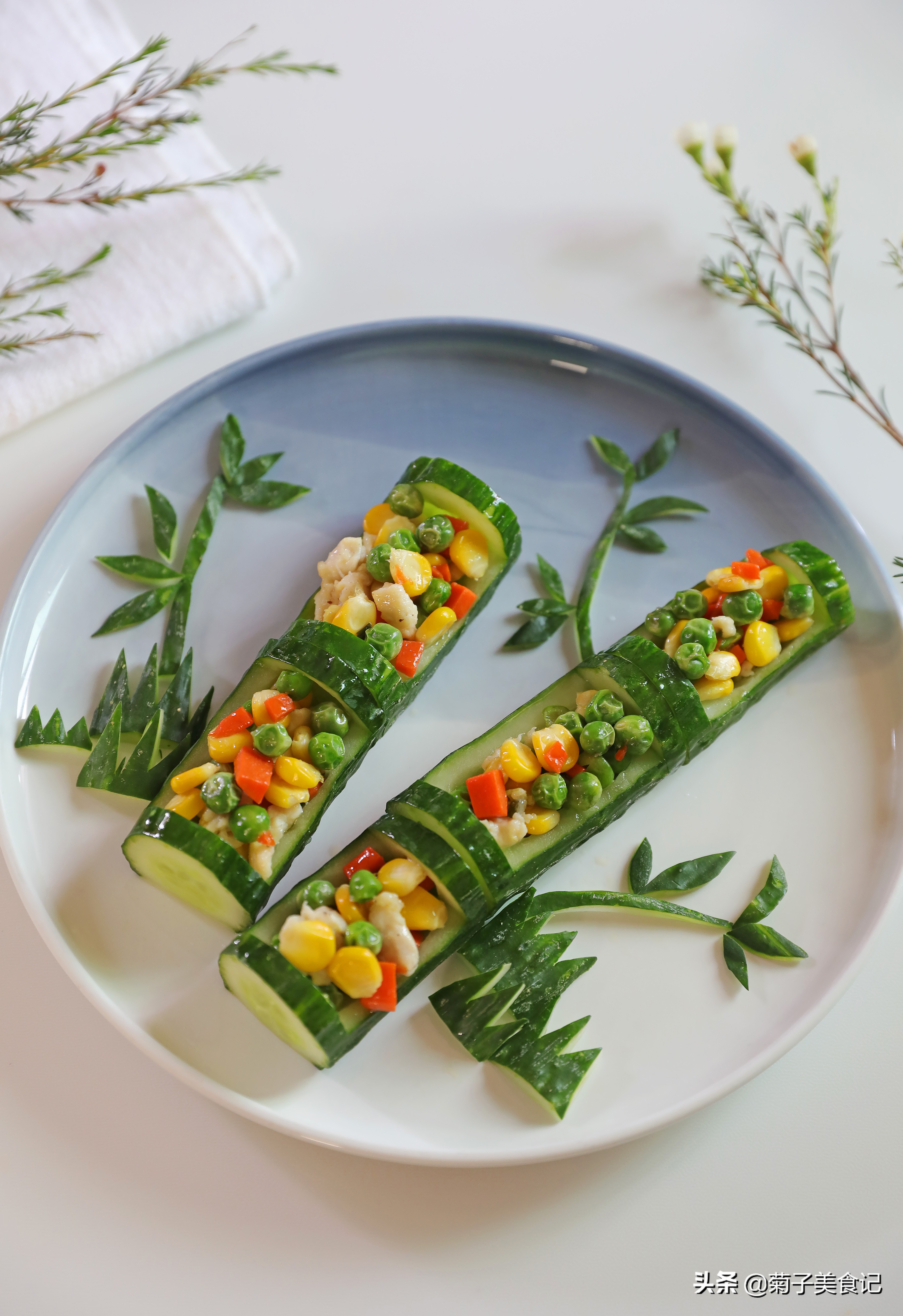 这道菜叫竹报平安,造型像一幅画,真舍不得吃,寓意富足吉祥