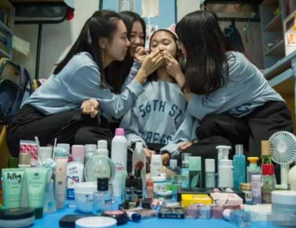 2021大学生“生活费”等级表火了，上下差距太大，你属于哪档