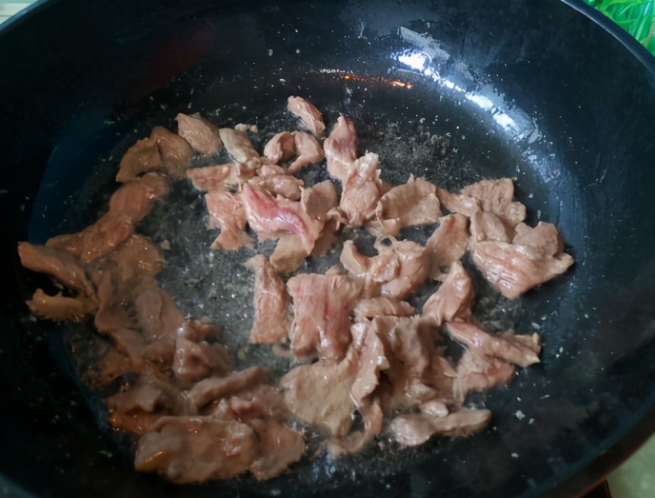 芥兰炒牛肉，别直接下锅，多加1个步骤，牛肉嫩又滑入味不发柴
