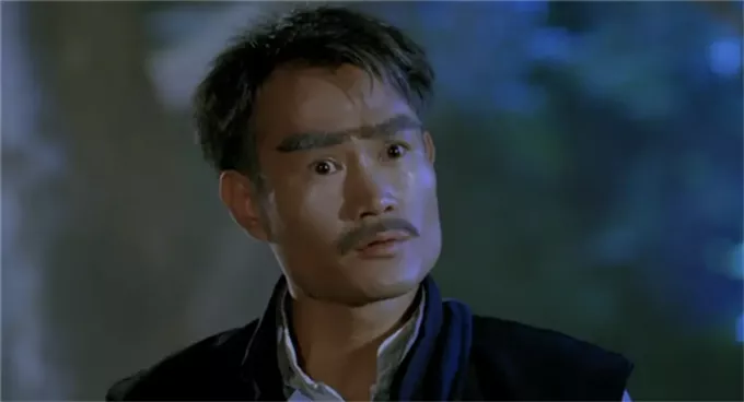 港版《上帝也疯狂》,周星驰林正英唯一的合作,“李小龙”来助阵