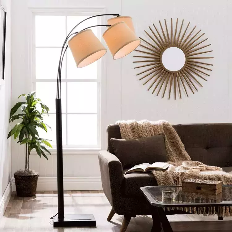 2019年设计流行趋势：给客厅装一盏美貌的落地灯
