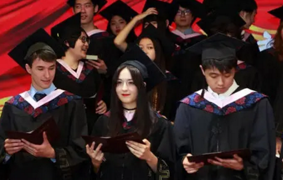 花140万出国留学，回国月收入4500，“海归”变“海带”值得吗？