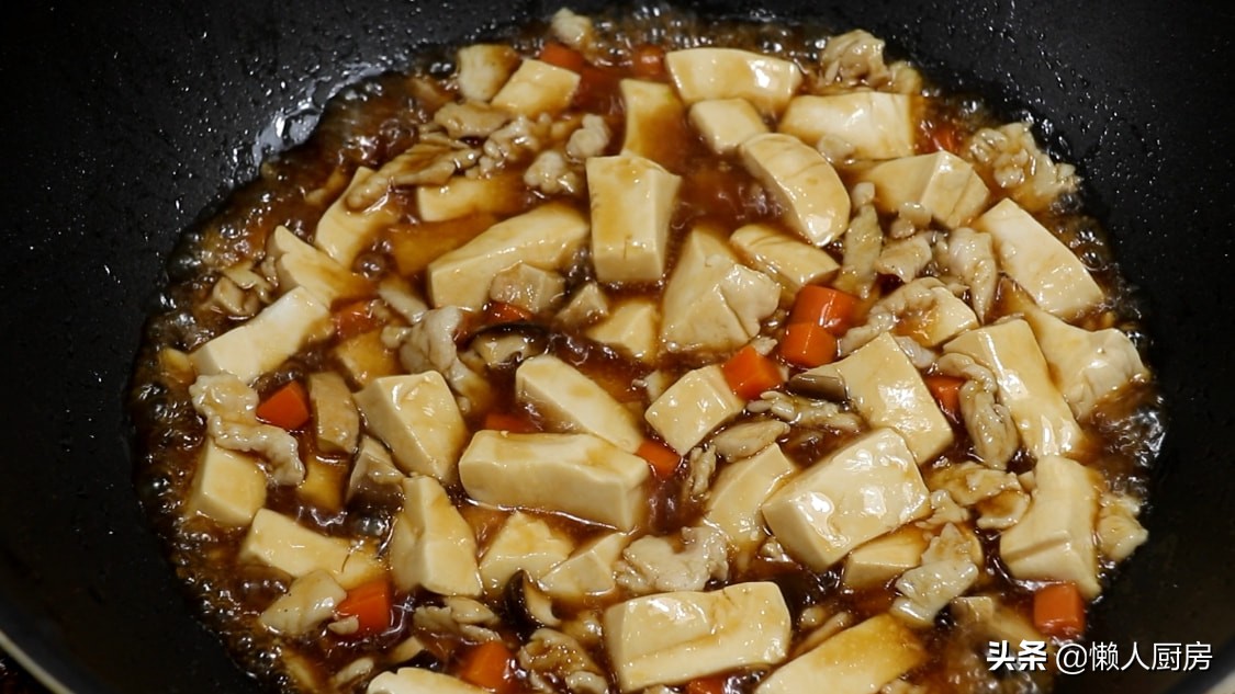 豆腐遇到它就这样炖，好吃极了，营养丰富，又鲜又嫩