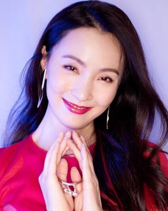 长了一张风情的脸，情史却干净如纸的10位女星，个个旺夫命