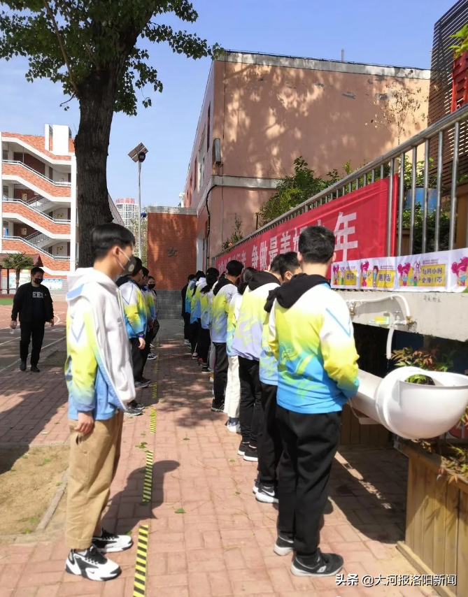 洛阳电视台二套科教频道开学第一课(校园书声起 春来学子归 ——洛阳市第二十三中学九年级开学第一天剪影)