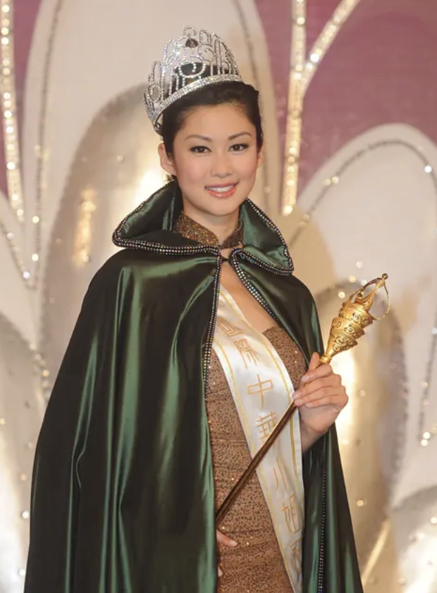 TVB花旦岑丽香晒二胎百日照，小腰果脸颊肉嘟嘟，妈妈直呼想捏