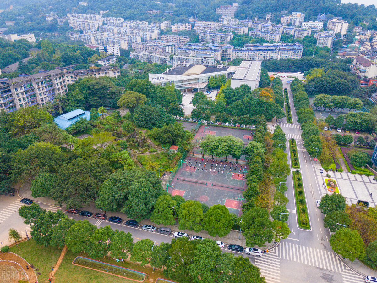 重庆邮电大学2021实录5203人,比计划多106人,重庆本地增加36人