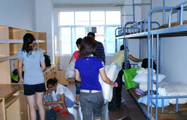 大一新生晒“包厢式宿舍”，让人羡慕不已，网友直言复读来得及吗