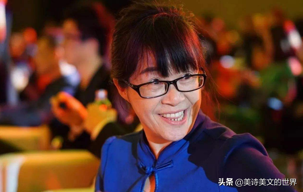 余秀华最经典的诗，无一爱字却句句肉麻，写进痴情人心坎里