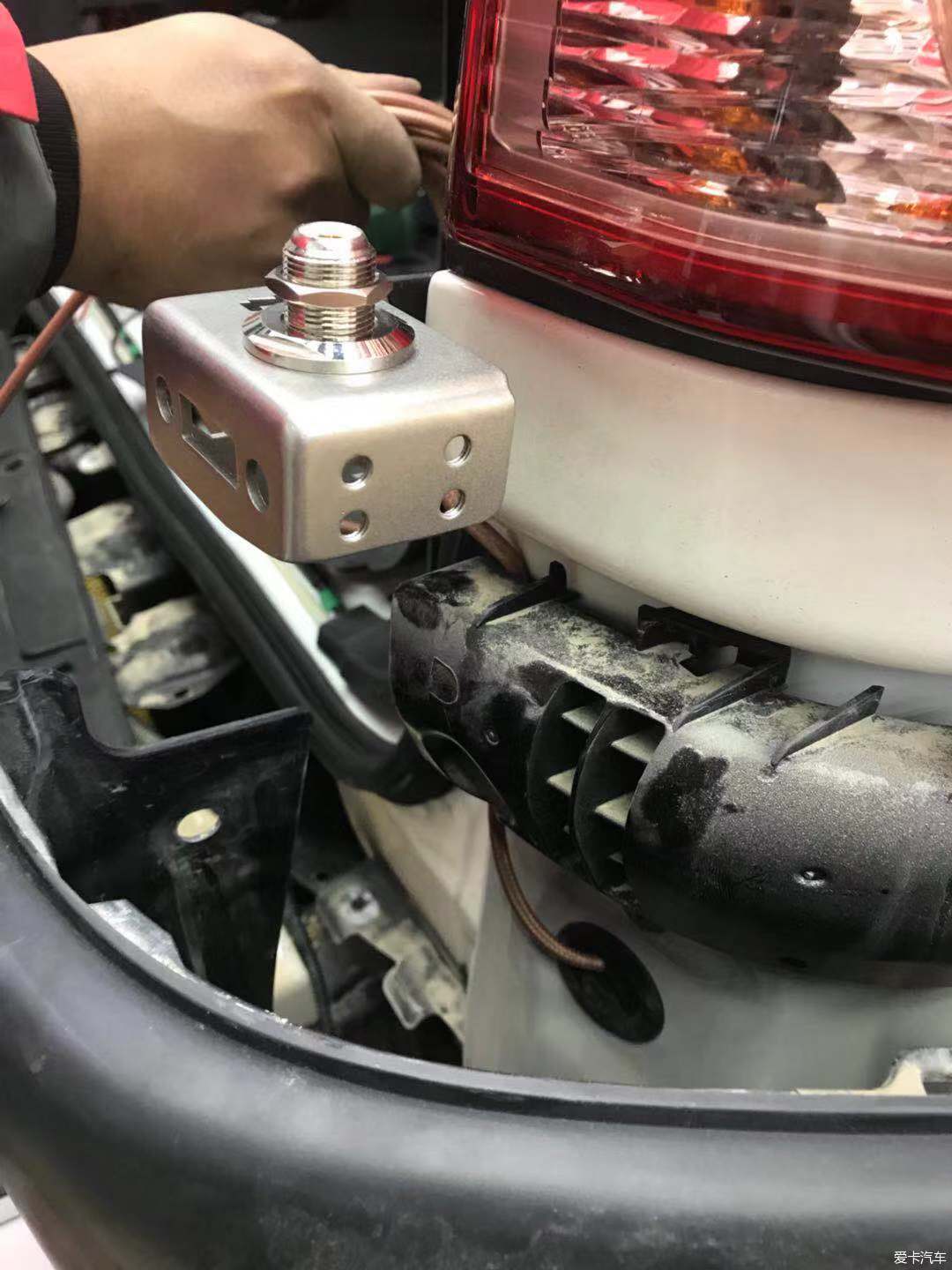 奶爸的自驾“遛娃神器”？丰田FJ酷路泽提车，轻度改装分享