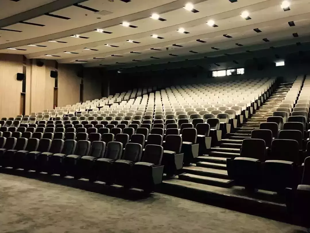 让学渣都“以身相许”的13个大学图书馆，这舒服，这惬意，不走了