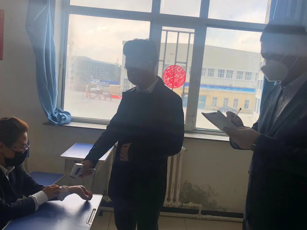 硬核“备战”开学 || 哈铁建学校举行疫情防控演练