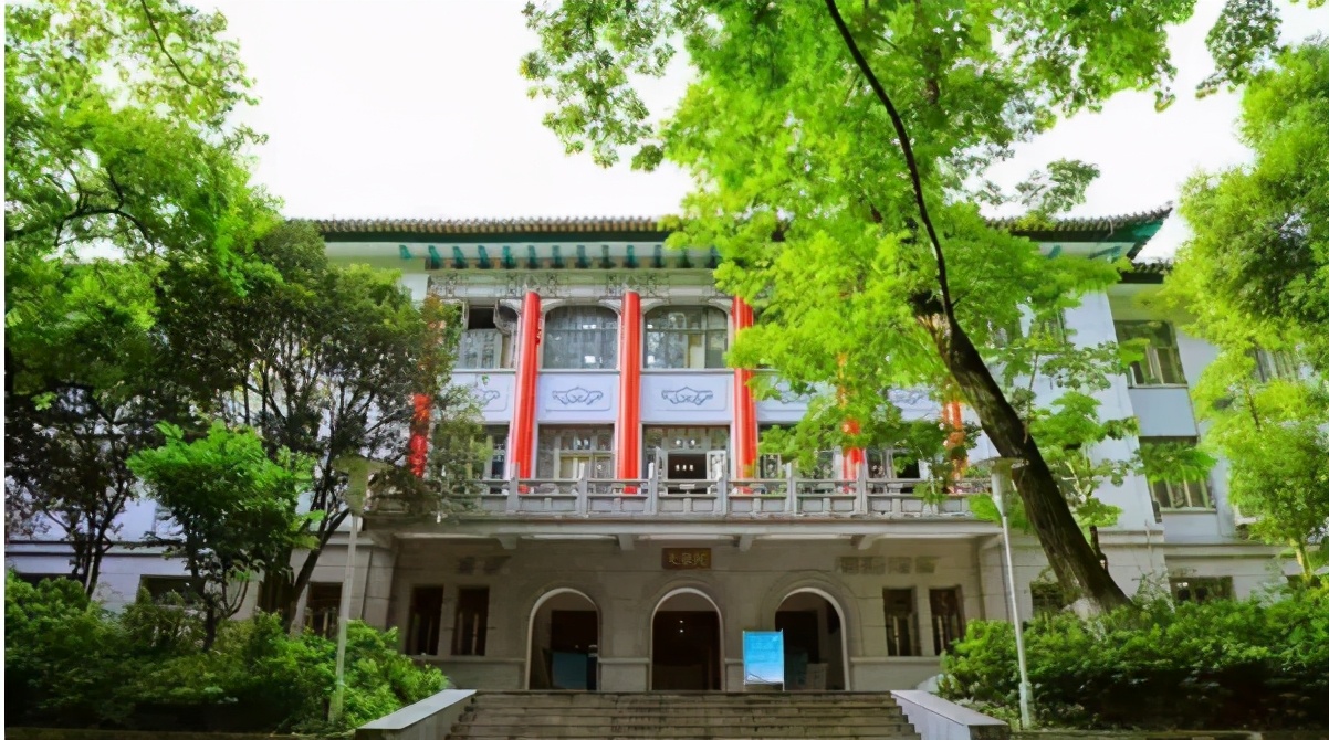 湖北超牛高校：邓小平亲笔题写校名，还坐拥全国唯一与全国第一！