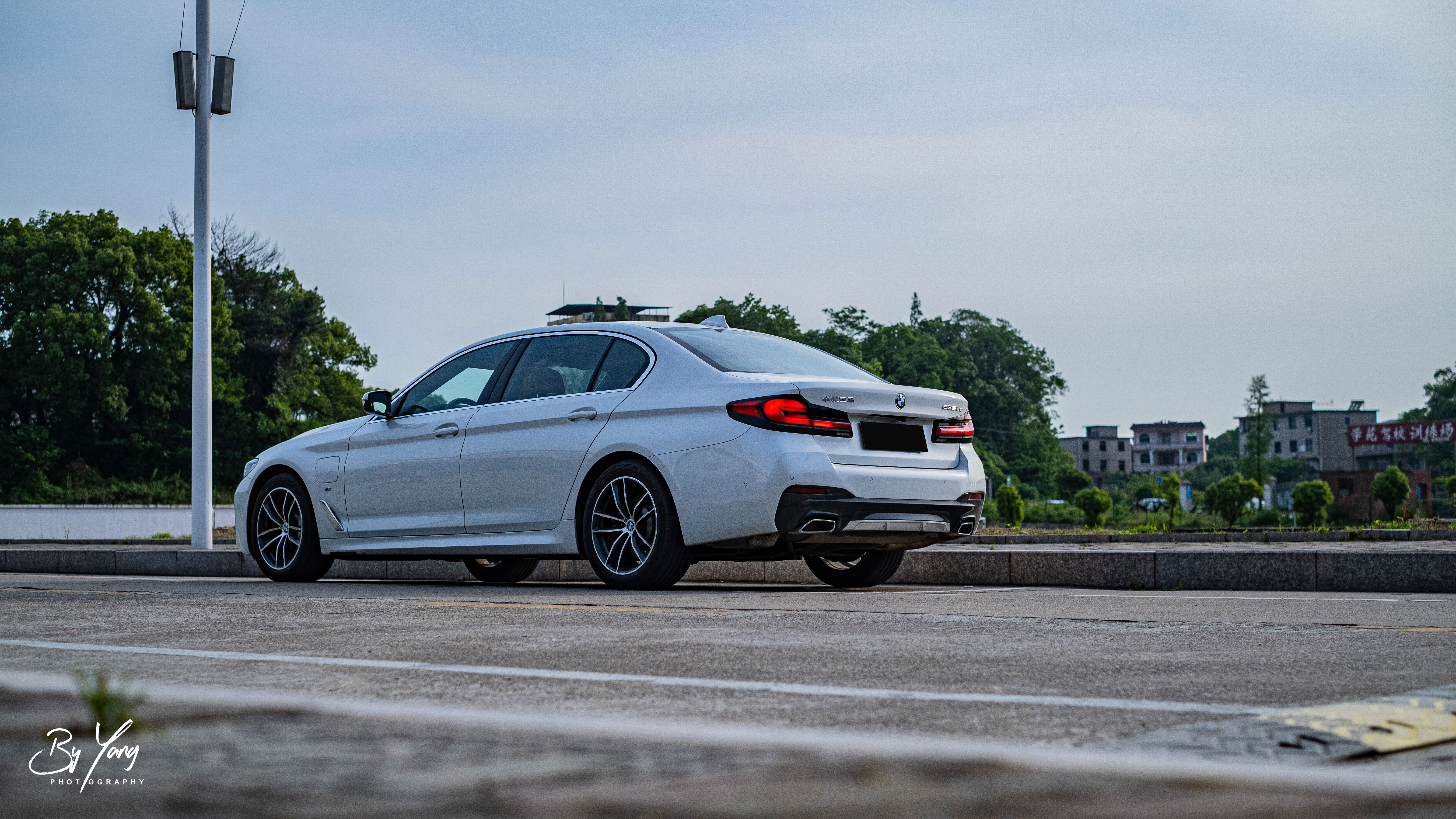 体验宝马5系535le插混版